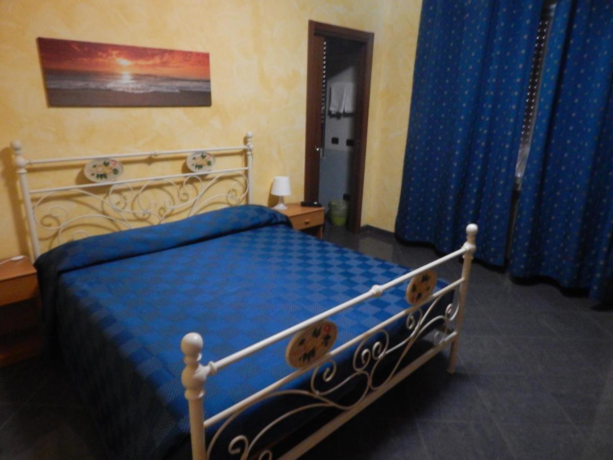Albergo Massimo Лоано Екстер'єр фото