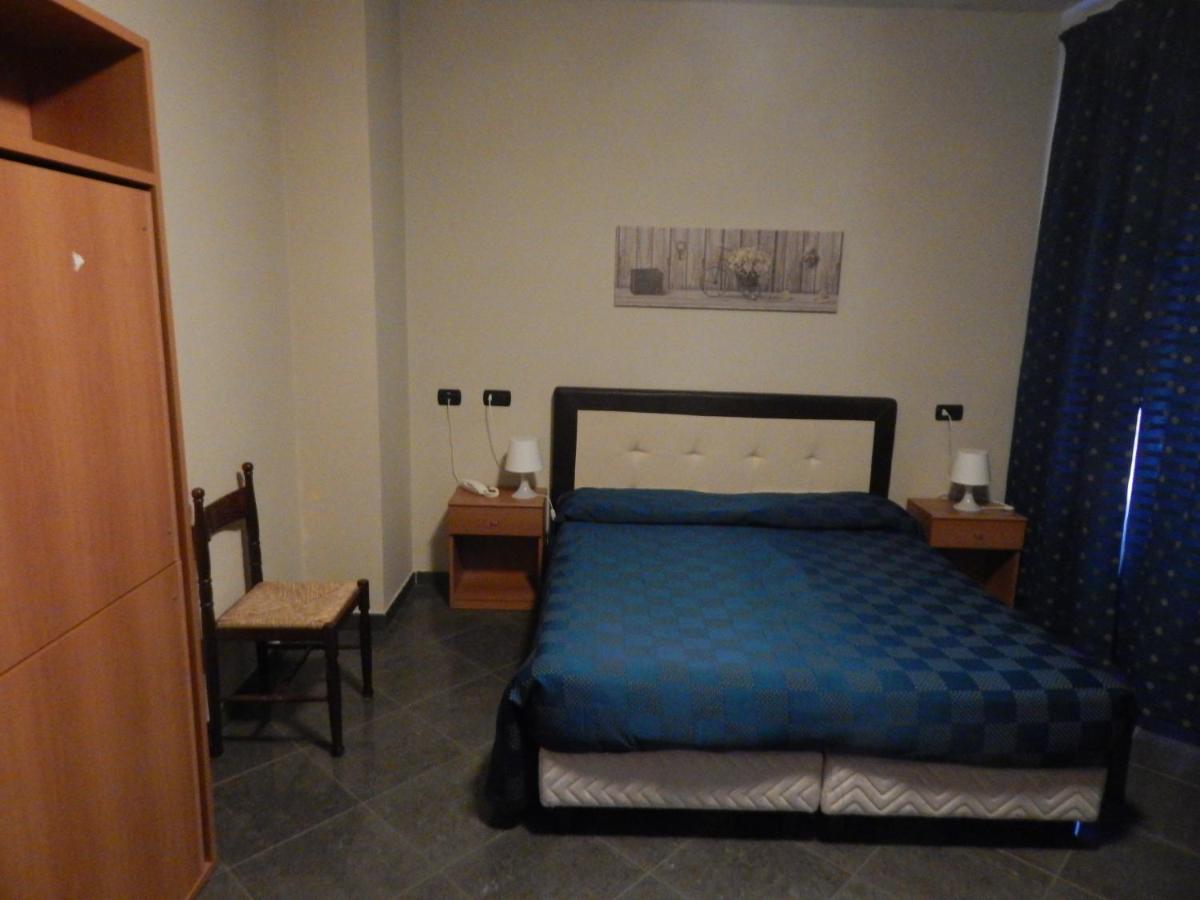 Albergo Massimo Лоано Екстер'єр фото